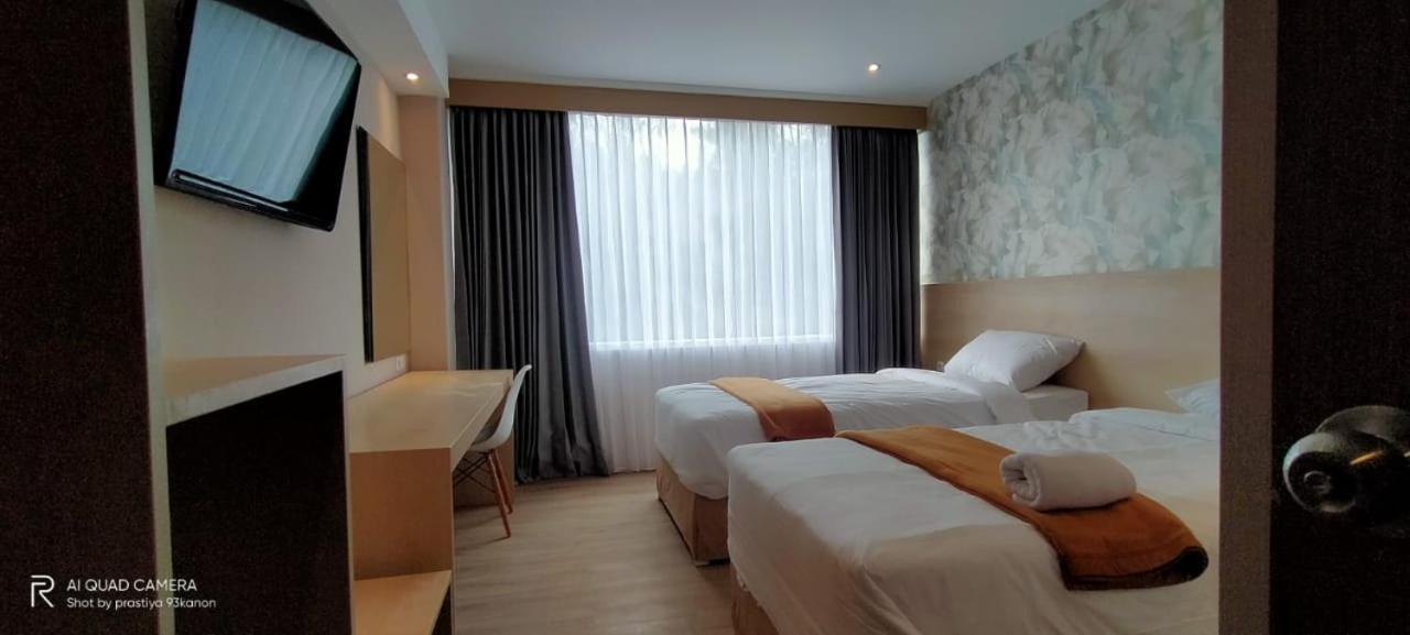 Hotel Lereng Bromo パスルアン エクステリア 写真