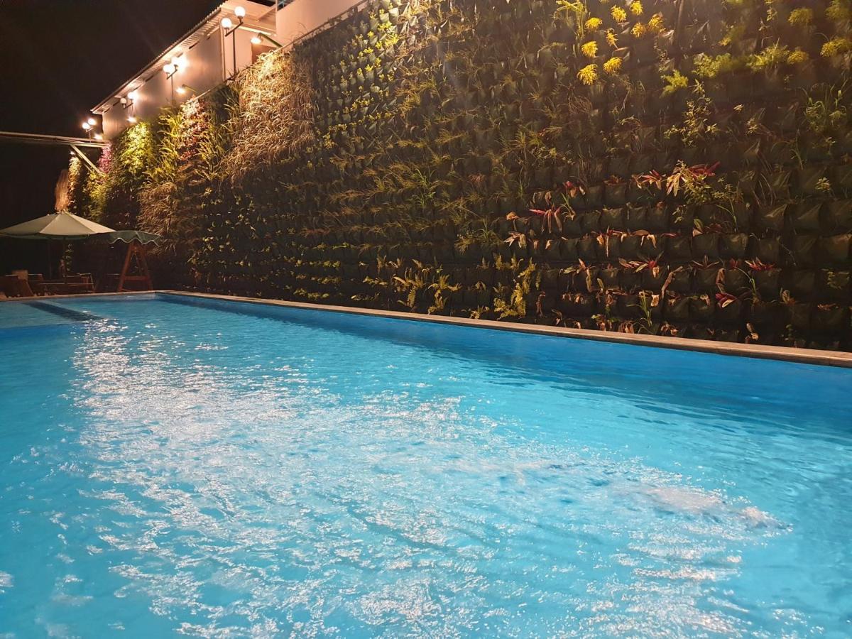 Hotel Lereng Bromo パスルアン エクステリア 写真