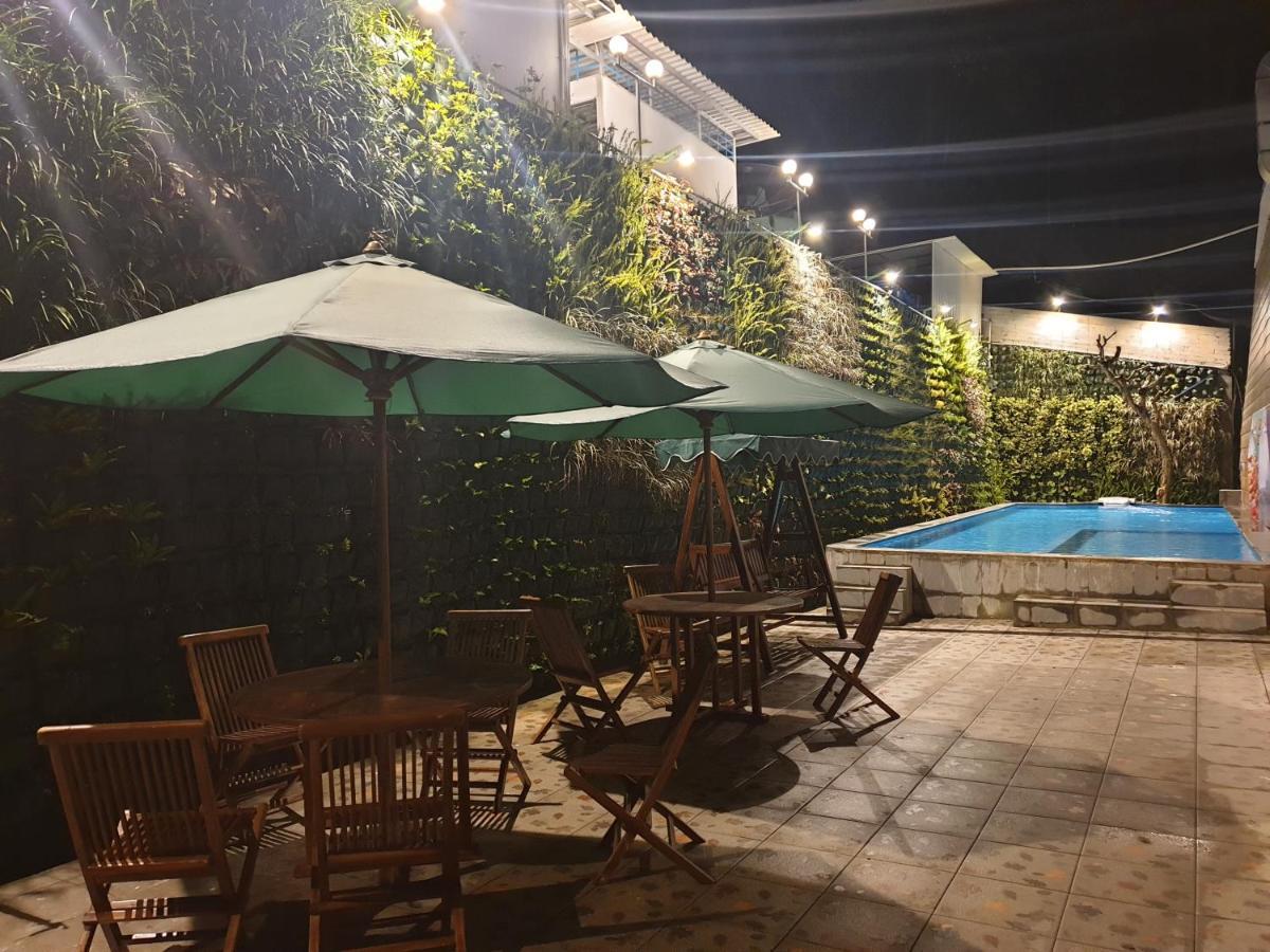 Hotel Lereng Bromo パスルアン エクステリア 写真