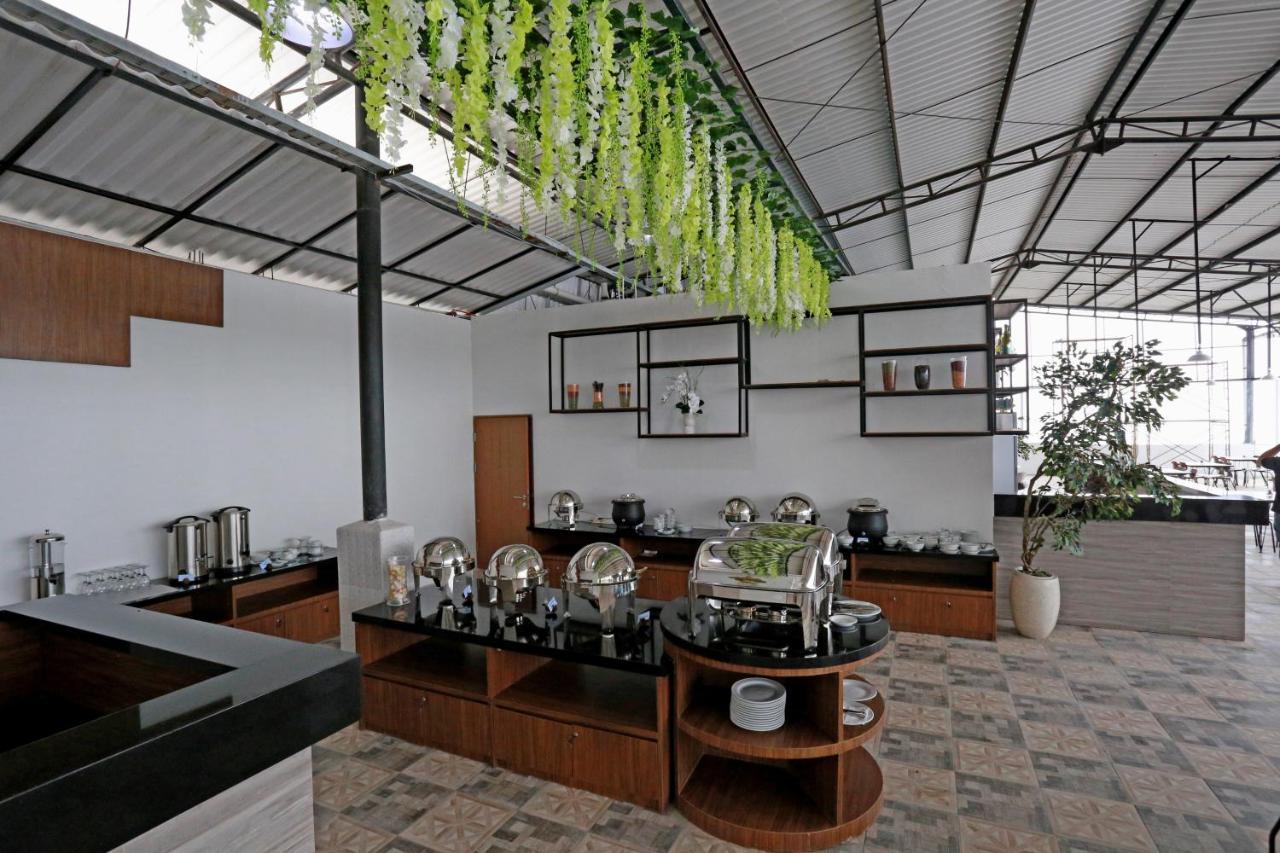 Hotel Lereng Bromo パスルアン エクステリア 写真