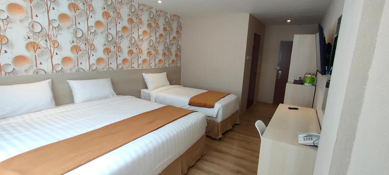 Hotel Lereng Bromo パスルアン エクステリア 写真